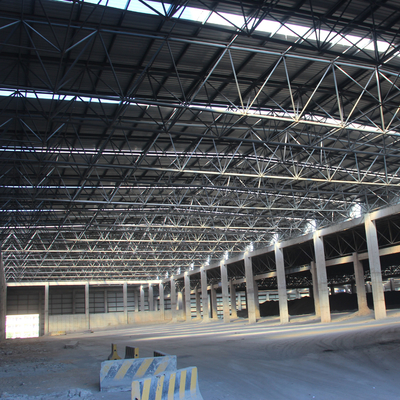 Vorgefertigte leichte Stahlkonstruktionen Fabrikpreis Peru Projekte Lagerhaus Fabrik Gebäude Mautstation Q235 Q345