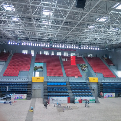 S235JR fabrizierte Dach-Leichtgewichtler Stahlkonstruktions-Sporthalle 150mm vor