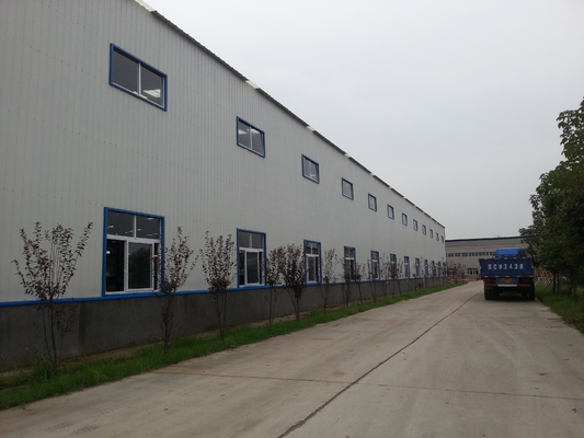Q345 fabrizierte weiße Stahlkonstruktions-Werkstatt-das Stahlbinder-Lager vor