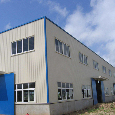 Q345 fabrizierte weiße Stahlkonstruktions-Werkstatt-das Stahlbinder-Lager vor