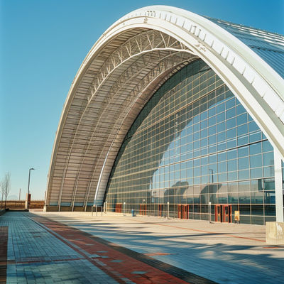 Große Stahlraumstrukturen für den effizienten Bau von Bahnhöfen.