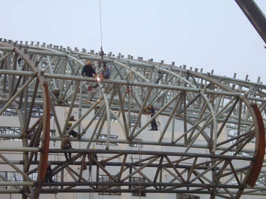 Armatur von Stahldecken für den Vorraum des Handelszentrums für Rohstoffe